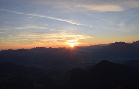 Sonnenaufgang am Brünnstein